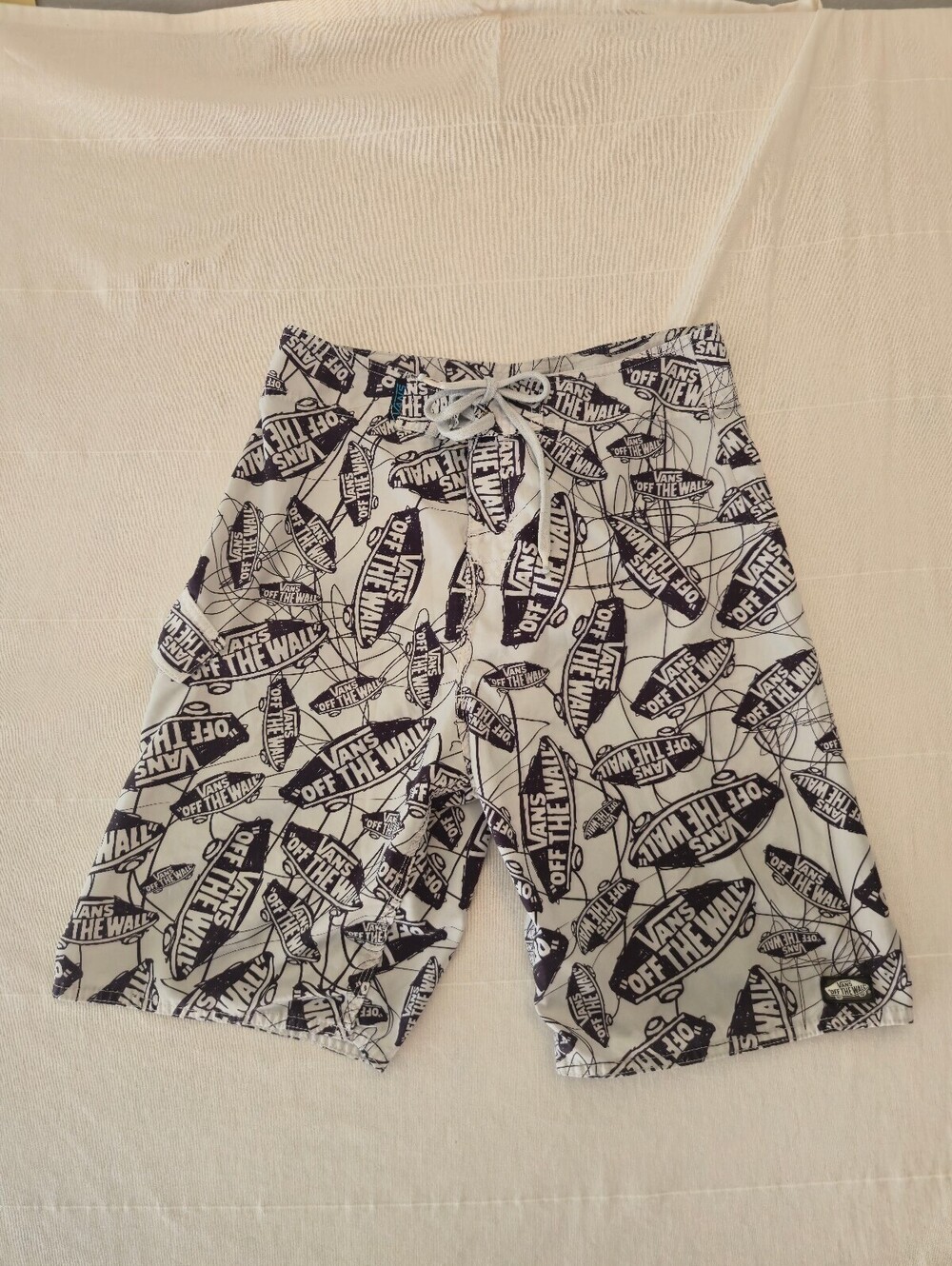 Vans 'Off The Wall' Graphic Print Shorts in Size Medium
